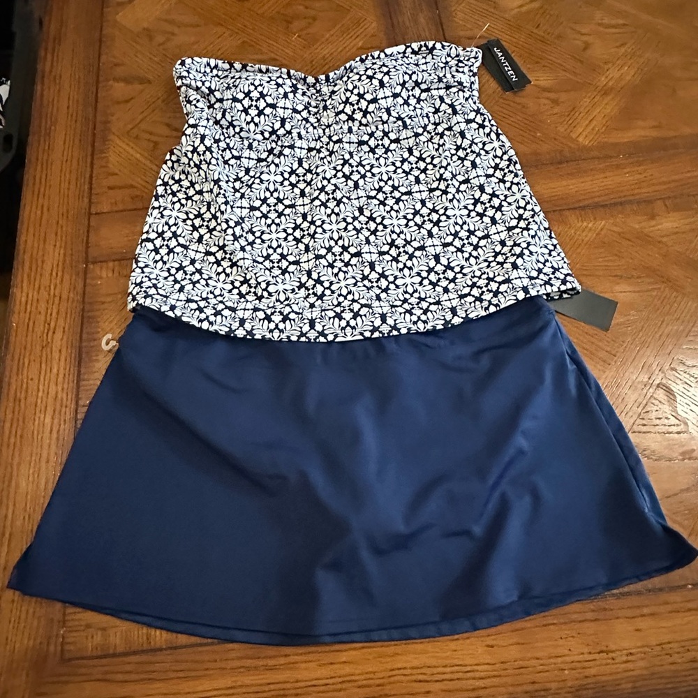 Jantzen Strapless Tankini Top & Skirted Bottoms Swimsuit Set Size 8 - Picture 2 of 6